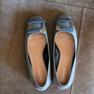 MWOT Daphne Flat with buckle purple blue Size 8.5